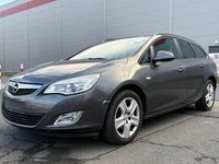 Gebraucht Opel Astra Design Edition 125 PS (91 kW) 2011 Grau Kombi