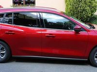 Neu Ford Focus Titanium 155 PS (114 kW) 2025 Fantastic red Kombi