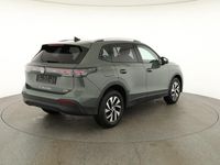 Neu VW Tiguan Life 2026 Cipressino grün metallic SUV