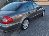 Gebraucht Mercedes E220 170 PS (125 kW) 2007 Grau Limousine