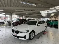 Gebraucht BMW 520 Sport Line 190 PS (139 kW) 2023 Alpinweiss iii Kombi