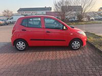 Gebraucht Hyundai i10 70 PS (51 kW) 2012 Rot Kleinwagen