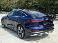 Gebraucht Audi e-tron Sportback Comfort 300 kW (408 PS) 2022 Navarrablau metallic SUV