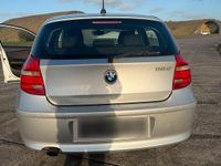 Gebraucht BMW 118 143 PS (105 kW) 2007 Silber Kleinwagen