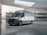 Gebraucht Mercedes Sprinter 170 PS (125 kW) 2025 Silber / hightechsilber Van