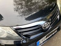 Gebraucht Toyota Avensis 124 PS (91 kW) 2012 Schwarz Kombi