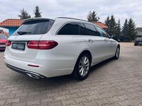 Gebraucht Mercedes E220 Avantgarde 194 PS (142 kW) 2017 Weiß Limousine