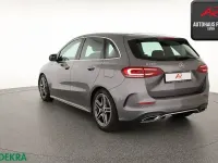 Gebraucht Mercedes B200 AMG line 163 PS (119 kW) 2021 Mountaingrau Kleinwagen