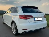 Gebraucht Audi A3 Sportback e-tron Sport 204 PS (150 kW) 2017 Weiß Kleinwagen