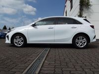 Używany Kia Ceed Vision 136 KM (100 kW) 2020 Biały Hatchback