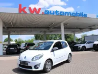 Gebraucht Renault Twingo Night&Day 75 PS (55 kW) 2012 Weiß Kleinwagen
