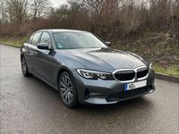 Gebraucht BMW 318 Advantage 156 PS (114 kW) 2021 Grau Limousine