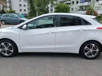 Gebraucht Hyundai i30 Passion 101 PS (74 kW) 2017 Weiß Limousine