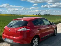 Second-hand Renault Mégane 101 CP (74 kW) 2011 Roșu Berlinǎ