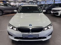 Gebraucht BMW 330e Sport Line 252 PS (185 kW) 2022 Weiß Kombi