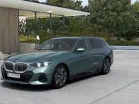 Gebraucht BMW 550e M Sport 489 PS (359 kW) 2025 Cape york grün (grün) Kombi