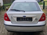 Gebraucht Ford Mondeo Futura 95 PS (69 kW) 2001 Silber Limousine