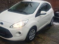 Gebraucht Ford Ka Trend 69 PS (50 kW) 2016 Weiß Kleinwagen