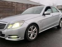 Gebraucht Mercedes E220 Avantgarde 170 PS (125 kW) 2011 Silber Limousine