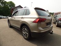 Gebraucht VW Tiguan Sound 179 PS (131 kW) 2017 Beige SUV