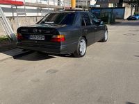 Gebraucht Mercedes 300 109 PS (80 kW) 1991 Schwarz Limousine