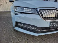 Gebraucht Skoda Superb LAURIN & KLEMENT 156 PS (114 kW) 2022 Patinagrau Kombi