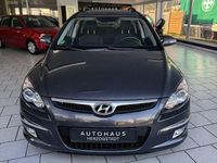 Gebraucht Hyundai i30 Comfort 116 PS (85 kW) 2009 Grau Kombi