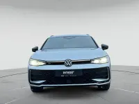 Gebraucht VW Passat Style 150 PS (110 kW) 2024 Oyster silver metallic Kombi