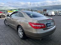 Gebraucht Mercedes E200 184 PS (135 kW) 2011 Beige Coupé