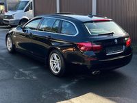 Gebraucht BMW 520 190 PS (139 kW) 2015 Black sapphire metallic Kombi