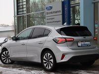 Gebraucht Ford Focus Cool & Connect 120 PS (88 kW) 2019 Moondust silver (metallic) Limousine