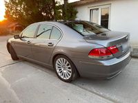 Gebraucht BMW 730 235 PS (172 kW) 2005 Silber Limousine
