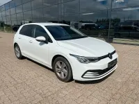 Gebraucht VW Golf VIII Life 131 PS (96 kW) 2022 Weiß Limousine