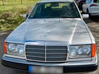 Gebraucht Mercedes 230 132 PS (97 kW) 1991 Silber Limousine