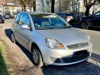 gebraucht Ford Fiesta 1.3