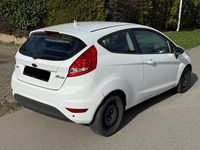 Gebraucht Ford Fiesta 68 PS (50 kW) 2010 Weiß Kleinwagen