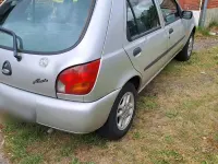 Usata Ford Fiesta 75 CV (55 kW) 1999 Argento Utilitaria