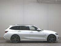 Gebraucht BMW 330e M Sport 252 PS (185 kW) 2021 Alpinweiss Kombi