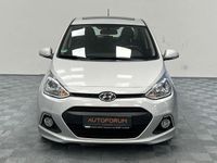 Gebraucht Hyundai i10 Style 87 PS (63 kW) 2015 Silber Kleinwagen