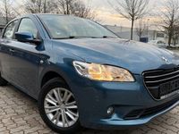 Gebraucht Peugeot 301 82 PS (60 kW) 2016 Blau Limousine
