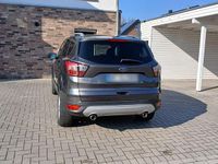 Gebraucht Ford Kuga 150 PS (110 kW) 2018 Grau SUV