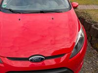 Gebraucht Ford Fiesta 60 PS (44 kW) 2010 Rot Kleinwagen
