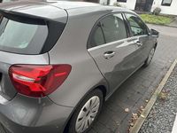 Gebraucht Mercedes A200 136 PS (100 kW) 2017 Grau Kleinwagen