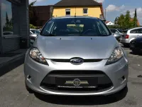 Gebraucht Ford Fiesta Trend 60 PS (44 kW) 2012 Silber Kleinwagen