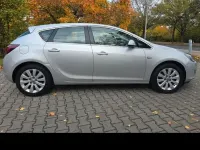 Gebraucht Opel Astra Innovation 179 PS (131 kW) 2010 Silber Kombi