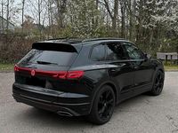 Gebraucht VW Touareg 231 PS (169 kW) 2024 Schwarz SUV