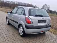 Gebraucht Kia Rio EX 97 PS (71 kW) 2008 Silber Limousine