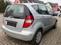 Gebraucht Mercedes A180 116 PS (85 kW) 2011 Silber Van / Kleinbus