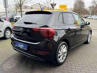 Gebraucht VW Polo Style 95 PS (69 kW) 2022 Deep black perleffekt (metallic) Kleinwagen