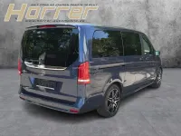 Gebraucht Mercedes V300 AMG 237 PS (174 kW) 2024 Blau Van / Kleinbus